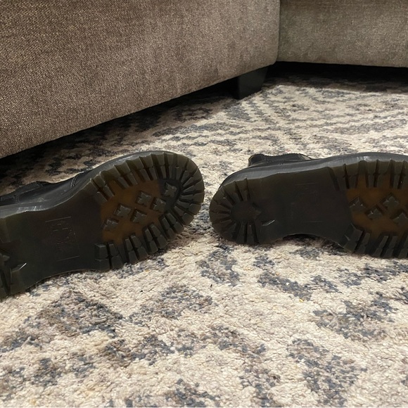 Dr. Martens Black Leather Chelsea Platform Boots! - Picture 4 of 5
